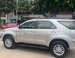 Xe Toyota Fortuner 2.7V 4x2 AT 2014