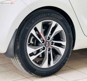 Xe Kia Rondo GAT 2018