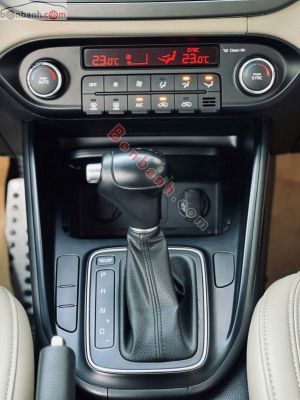 Xe Kia Rondo GAT 2018