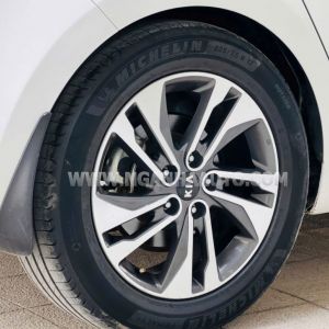 Xe Kia Rondo GAT 2018